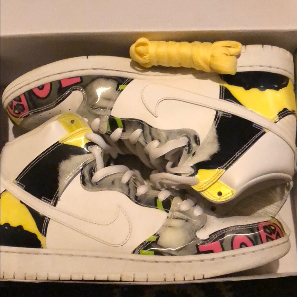 Nike tennis shoes dunk high premium